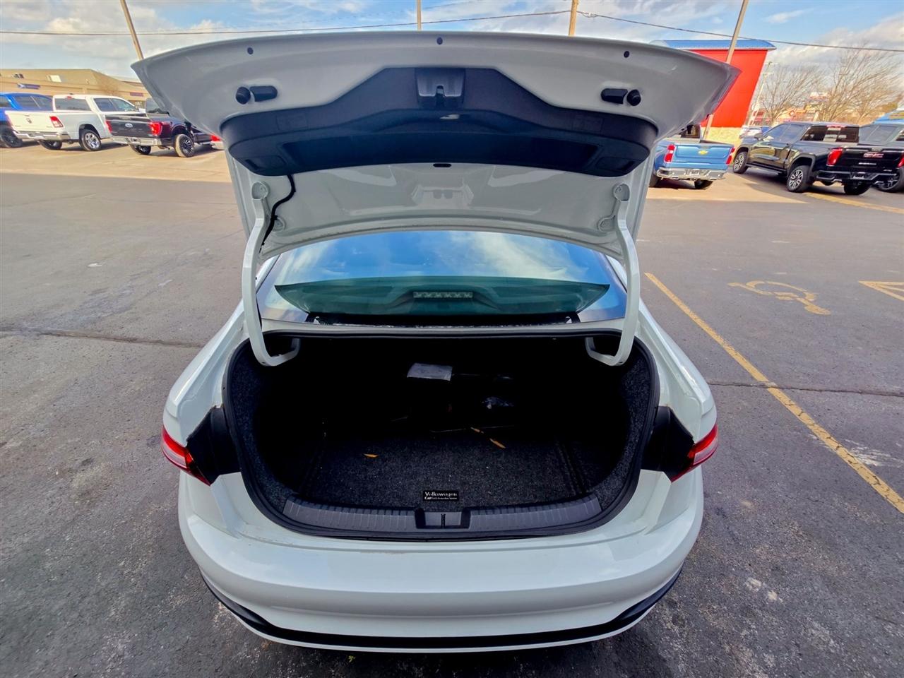 Volkswagen Jetta  2025