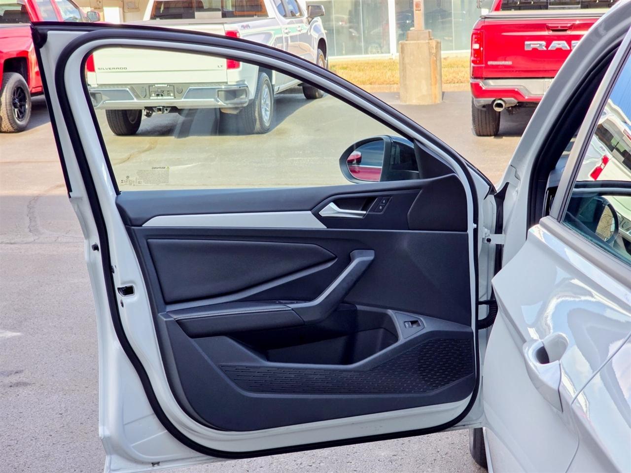 Volkswagen Jetta  2025