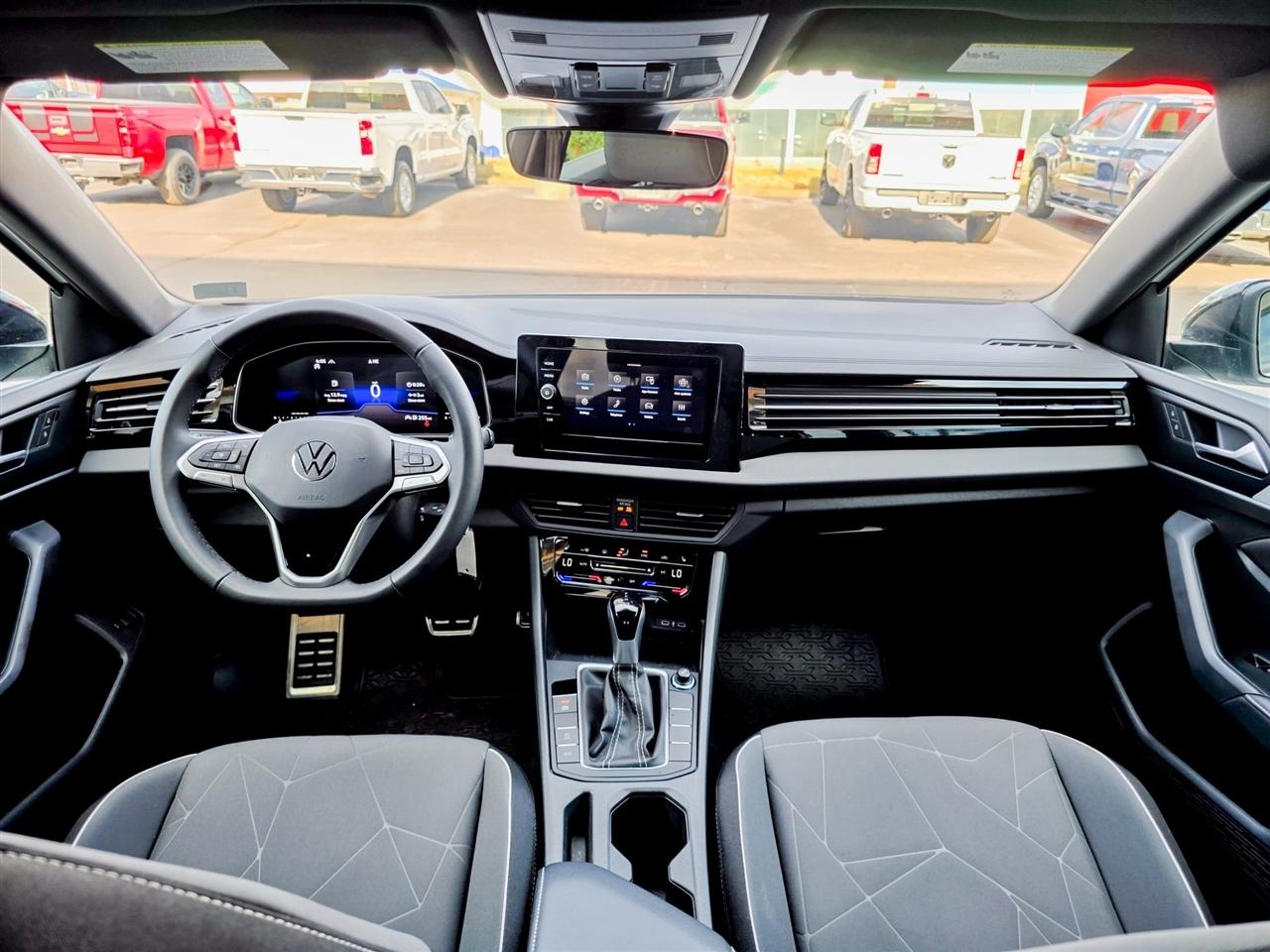 Volkswagen Jetta  2025