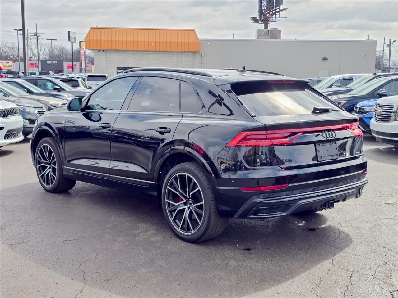 Audi Q8  2023
