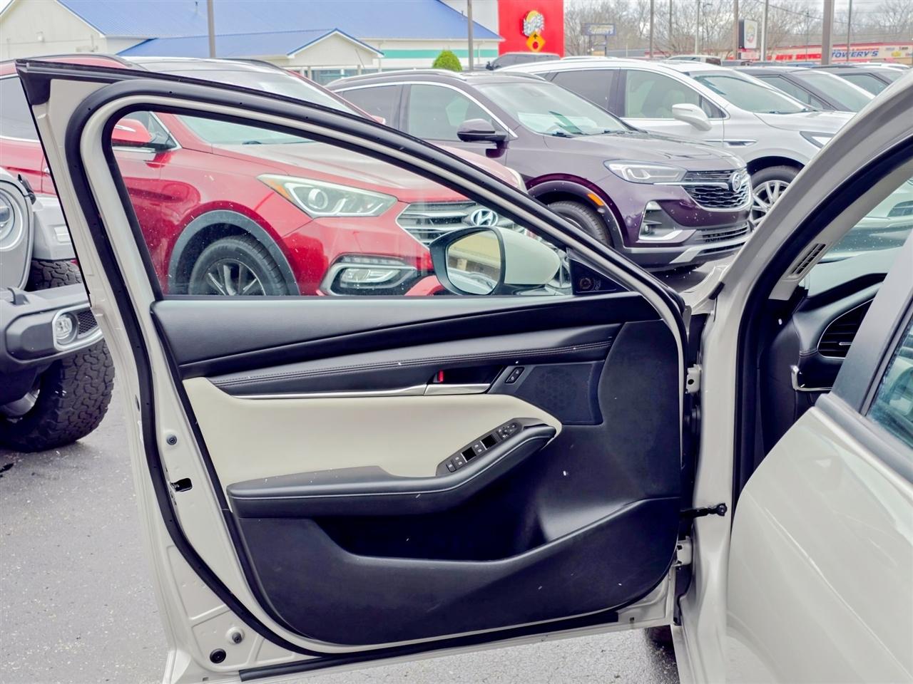 Mazda Mazda3 Sedan  2025