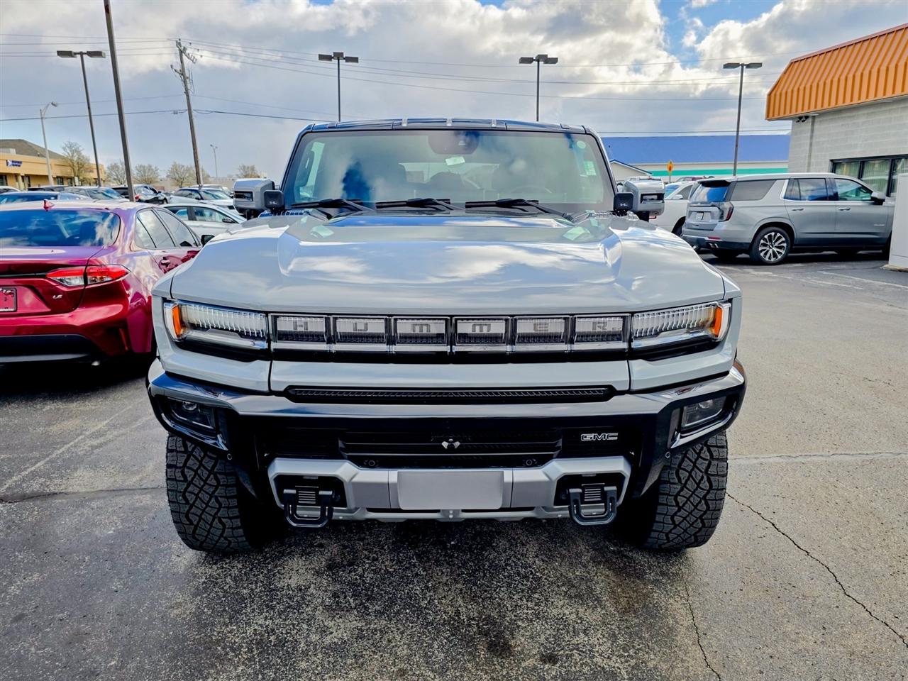 GMC HUMMER EV SUV  2024