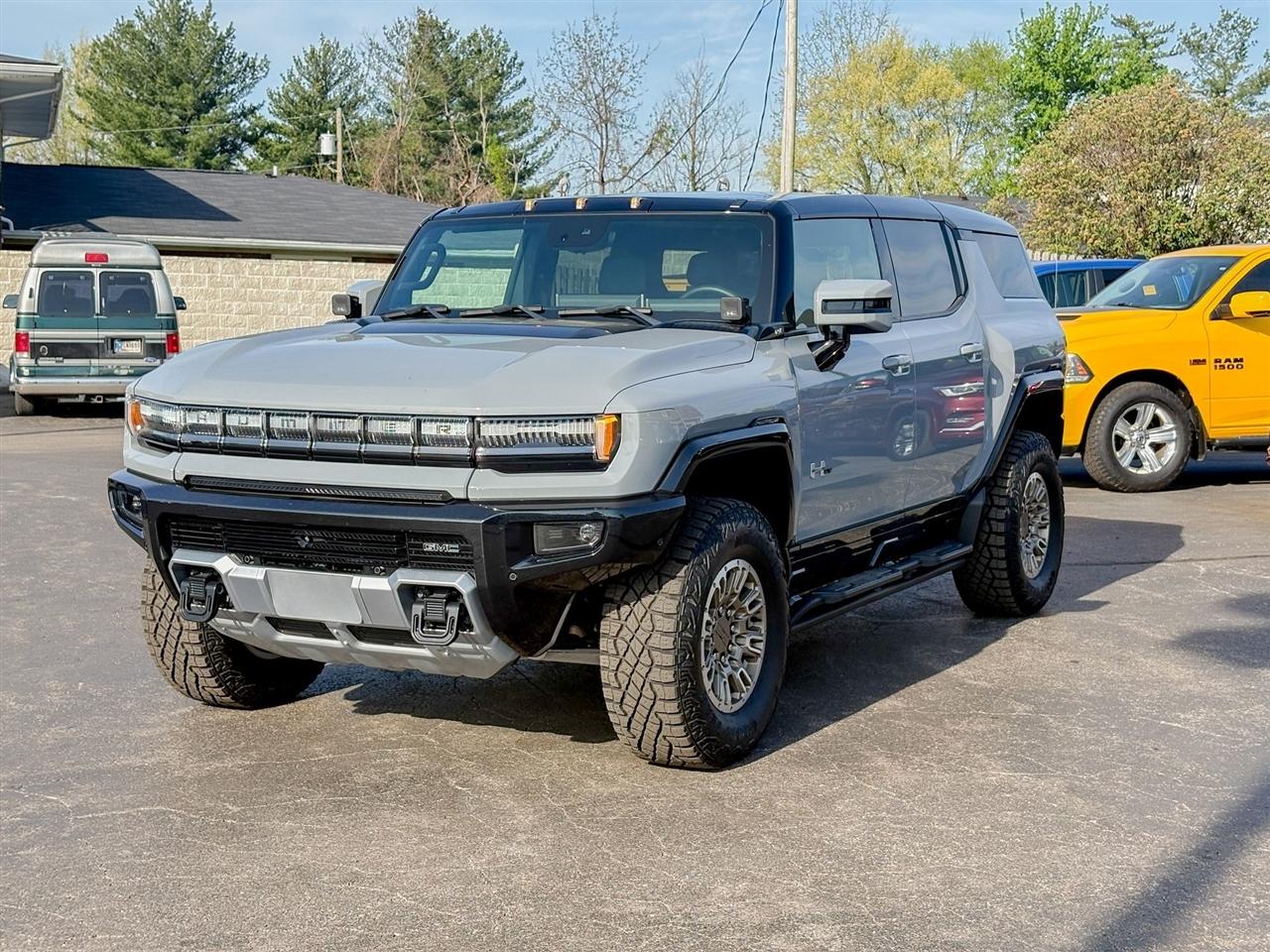 GMC HUMMER EV SUV  2024