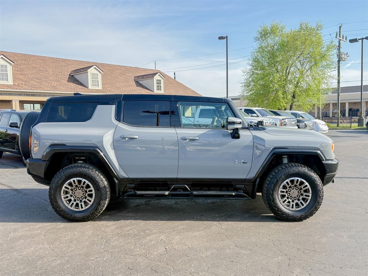 GMC HUMMER EV SUV  2024