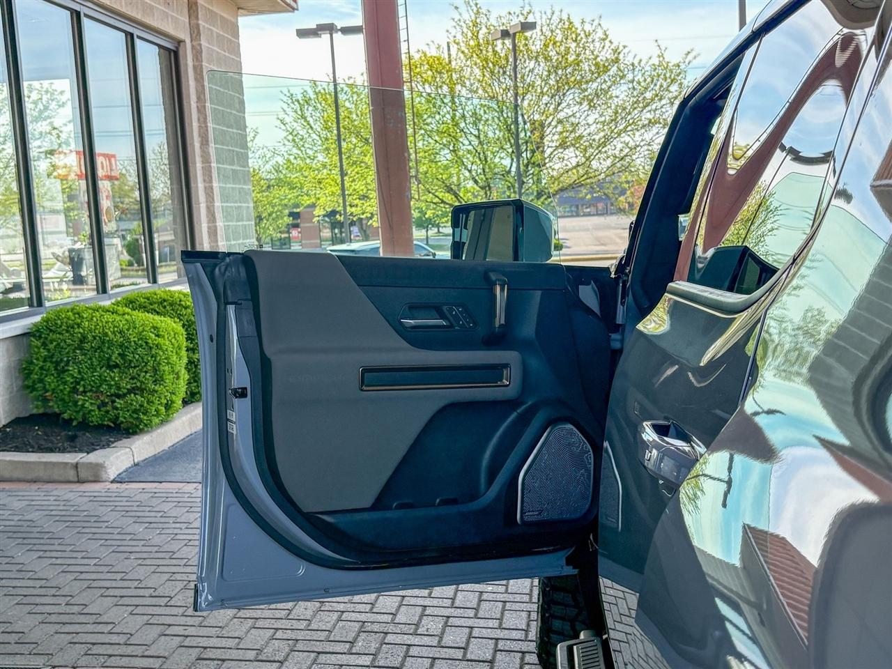 GMC HUMMER EV SUV  2024