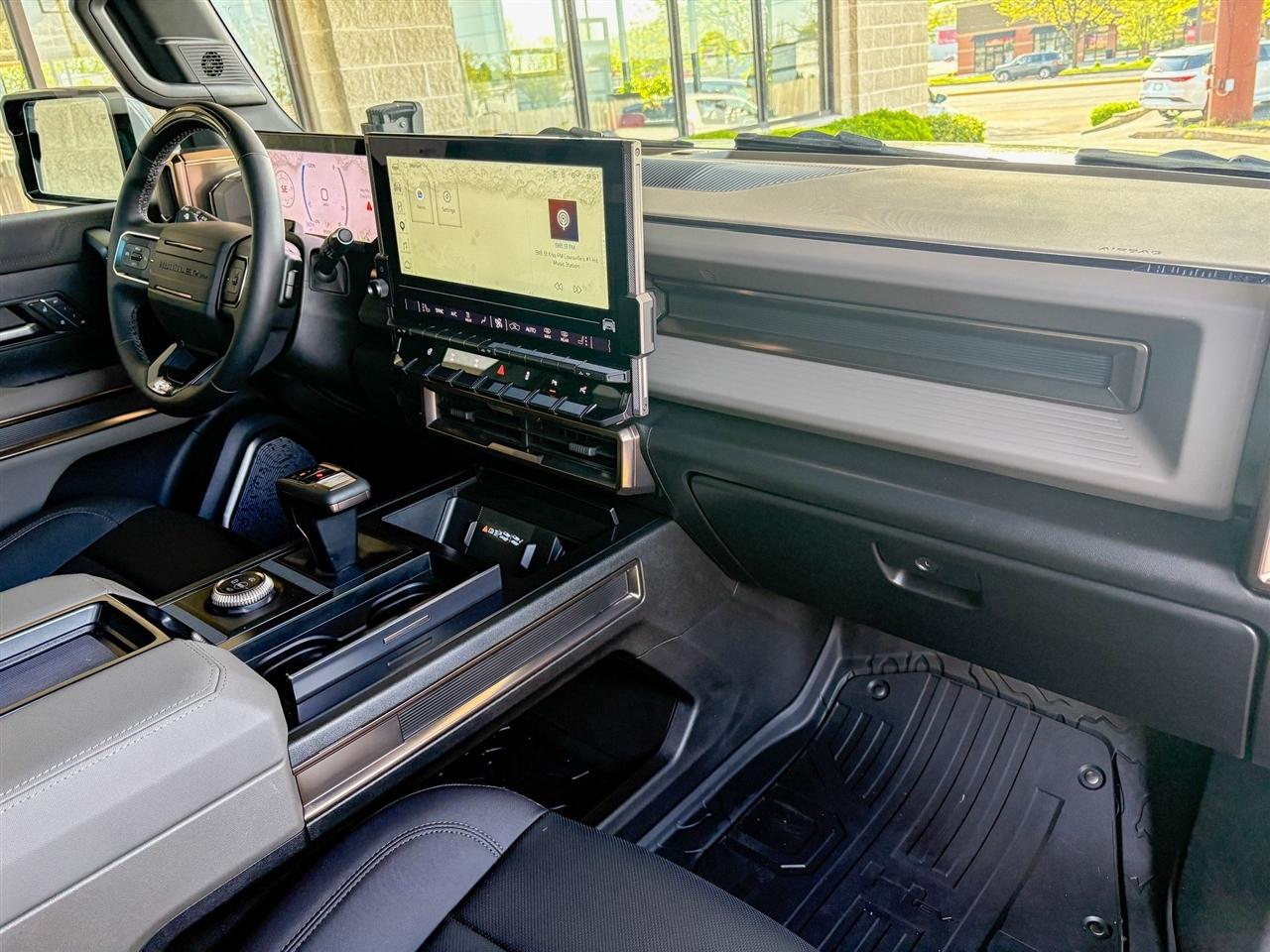 GMC HUMMER EV SUV  2024