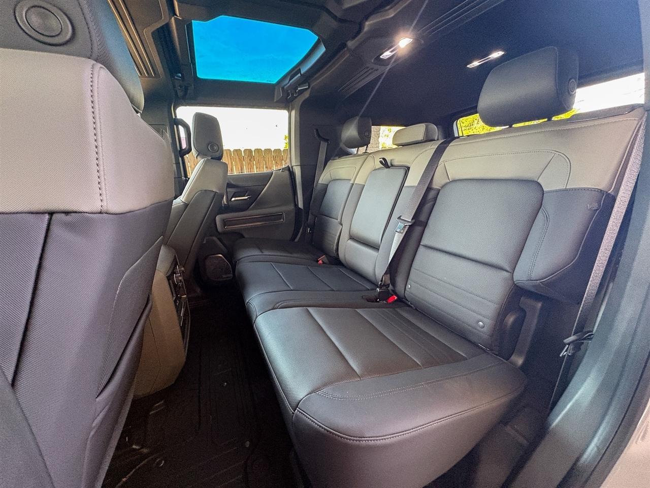 GMC HUMMER EV SUV  2024