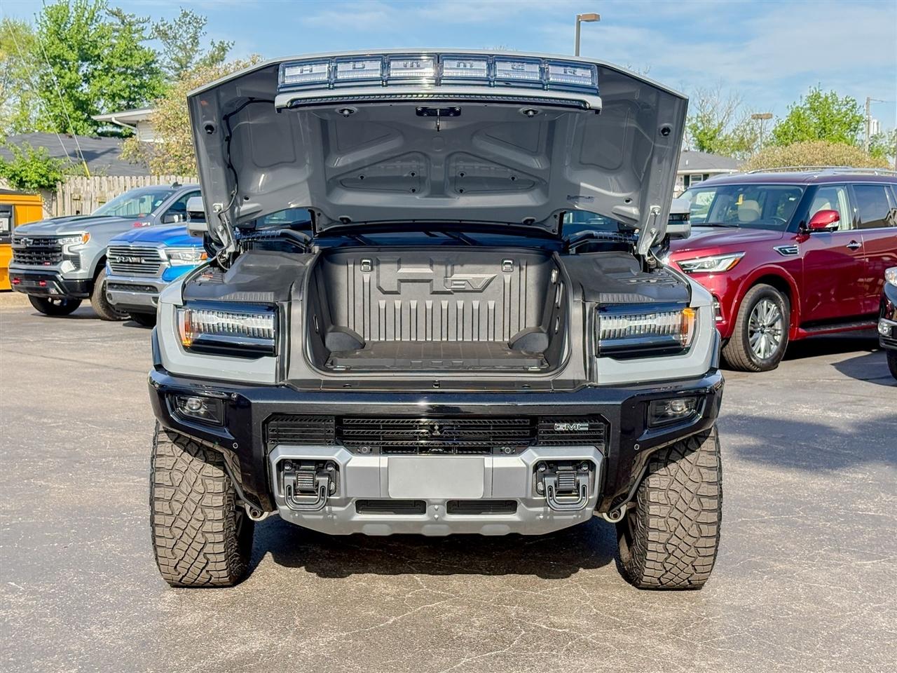 GMC HUMMER EV SUV  2024