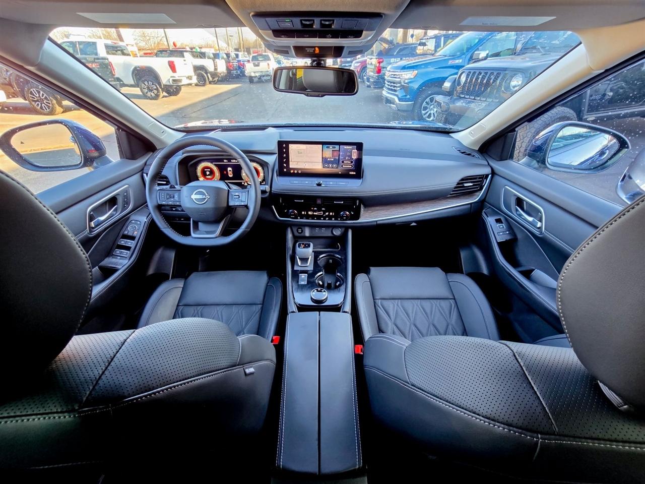 Nissan Rogue Platinum AWD 2025