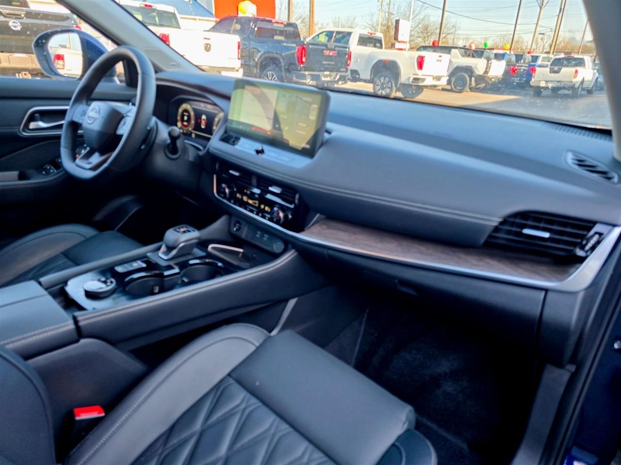 Nissan Rogue Platinum AWD 2025