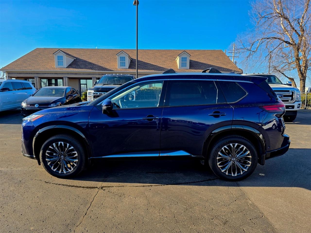 Nissan Rogue Platinum AWD 2025