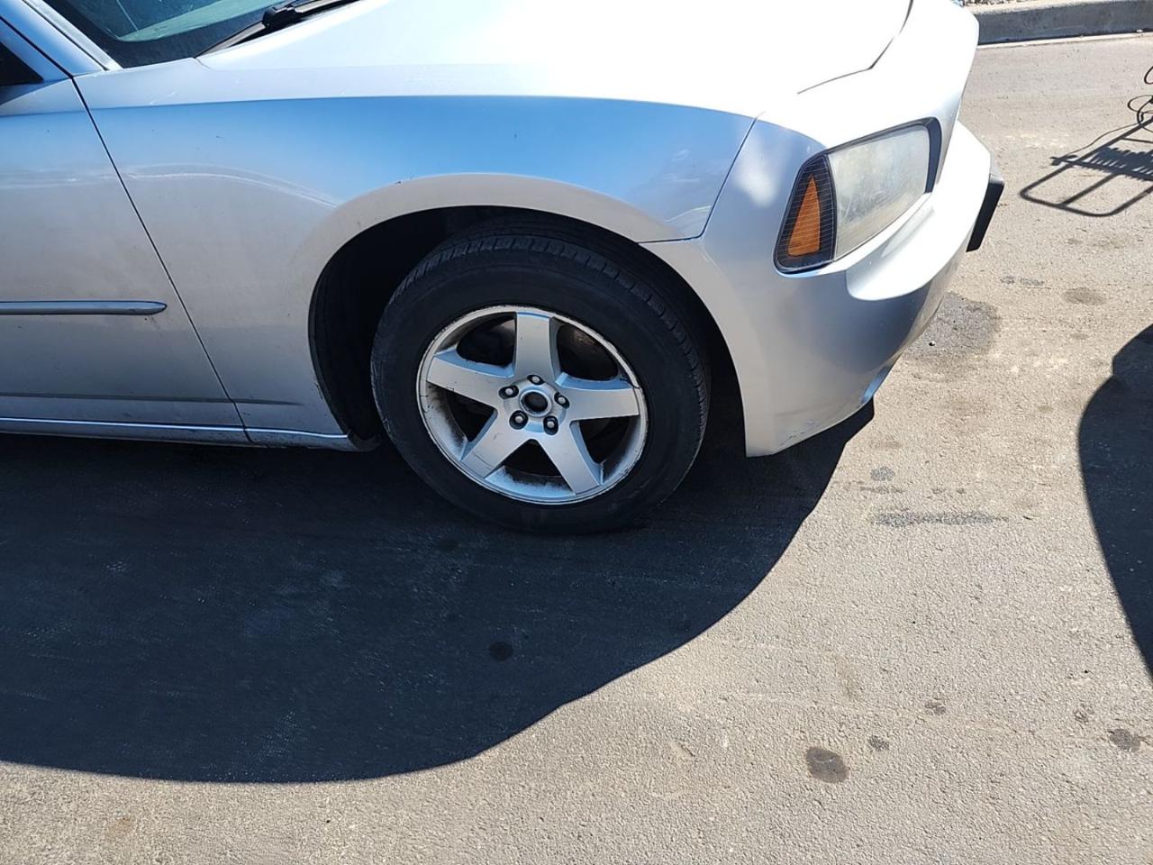 Dodge Charger 4dr Sdn SXT RWD 2010