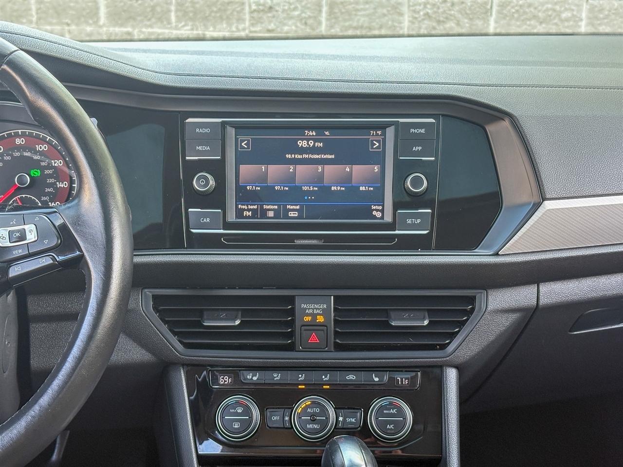 Volkswagen Jetta  2019