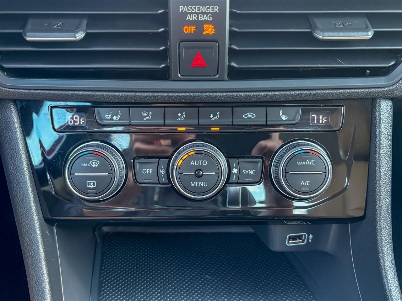 Volkswagen Jetta  2019