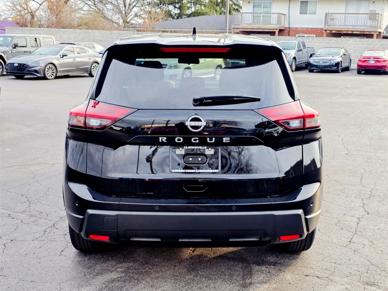 Nissan Rogue  2025