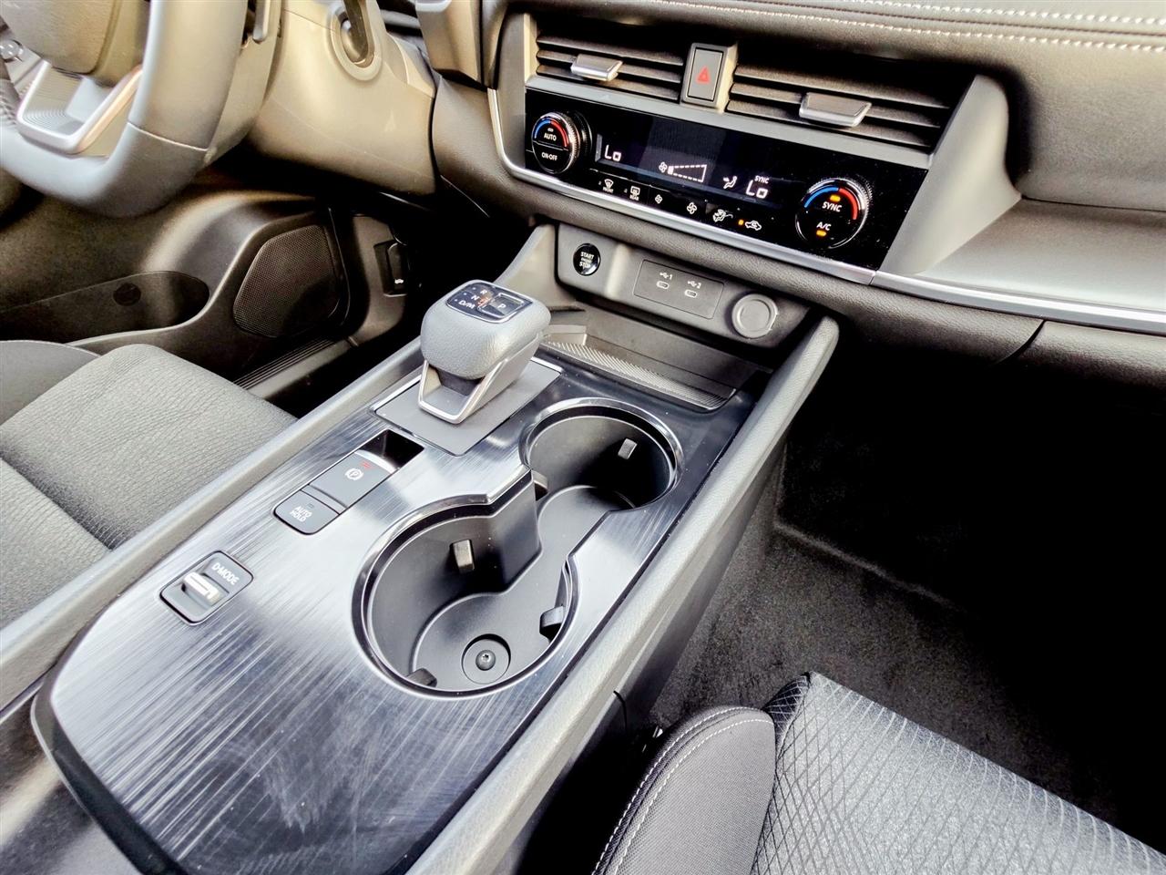 Nissan Rogue  2025