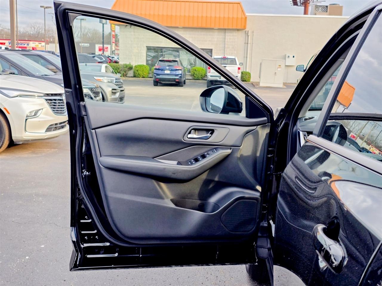 Nissan Rogue  2025