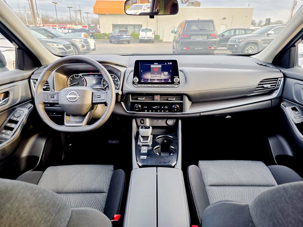 Nissan Rogue  2025