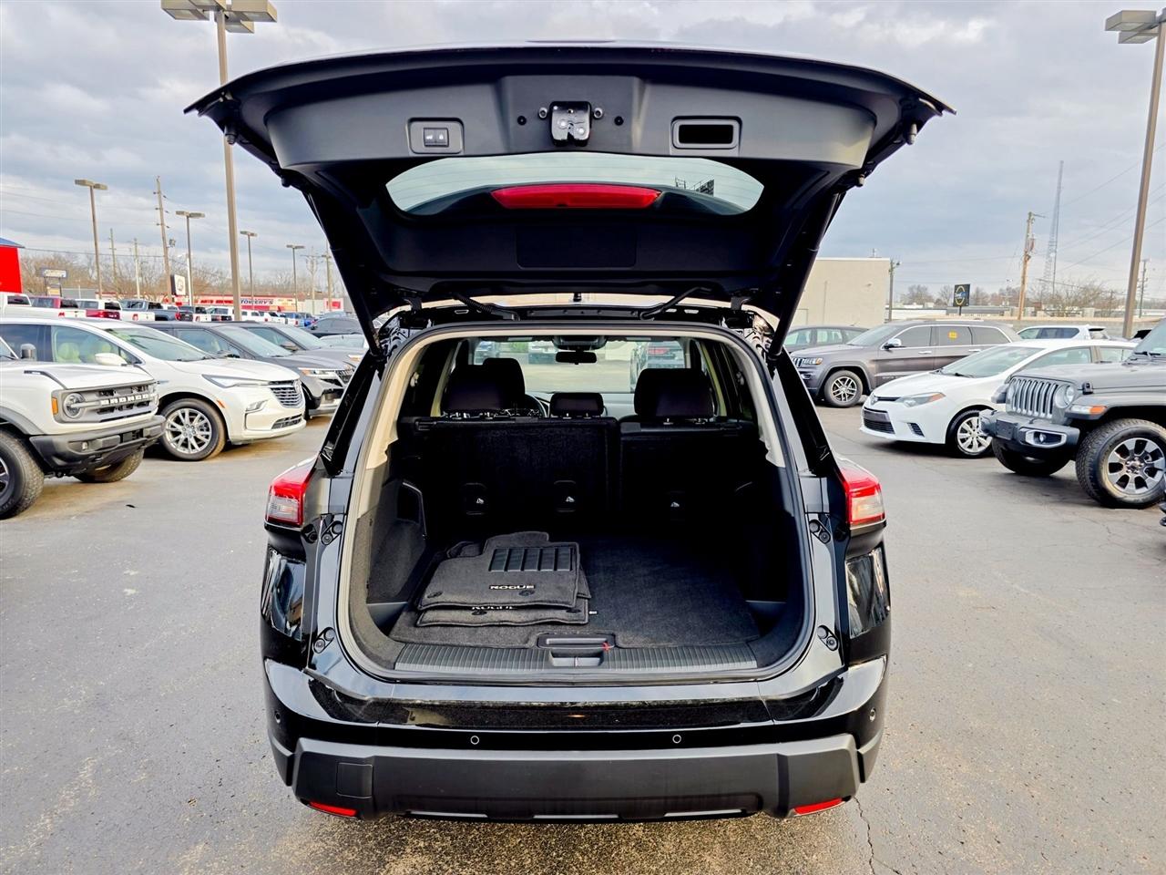 Nissan Rogue  2025