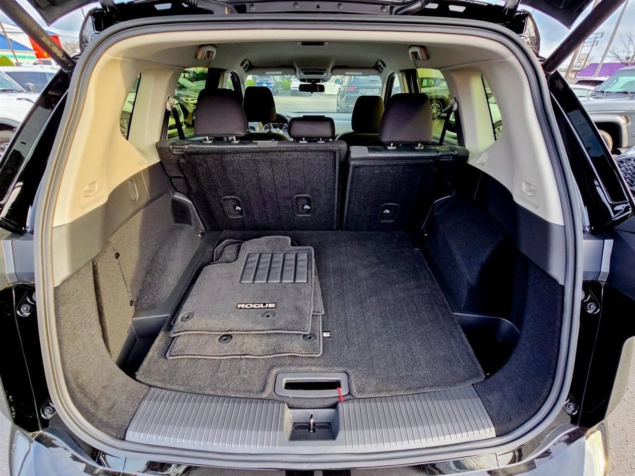 Nissan Rogue  2025