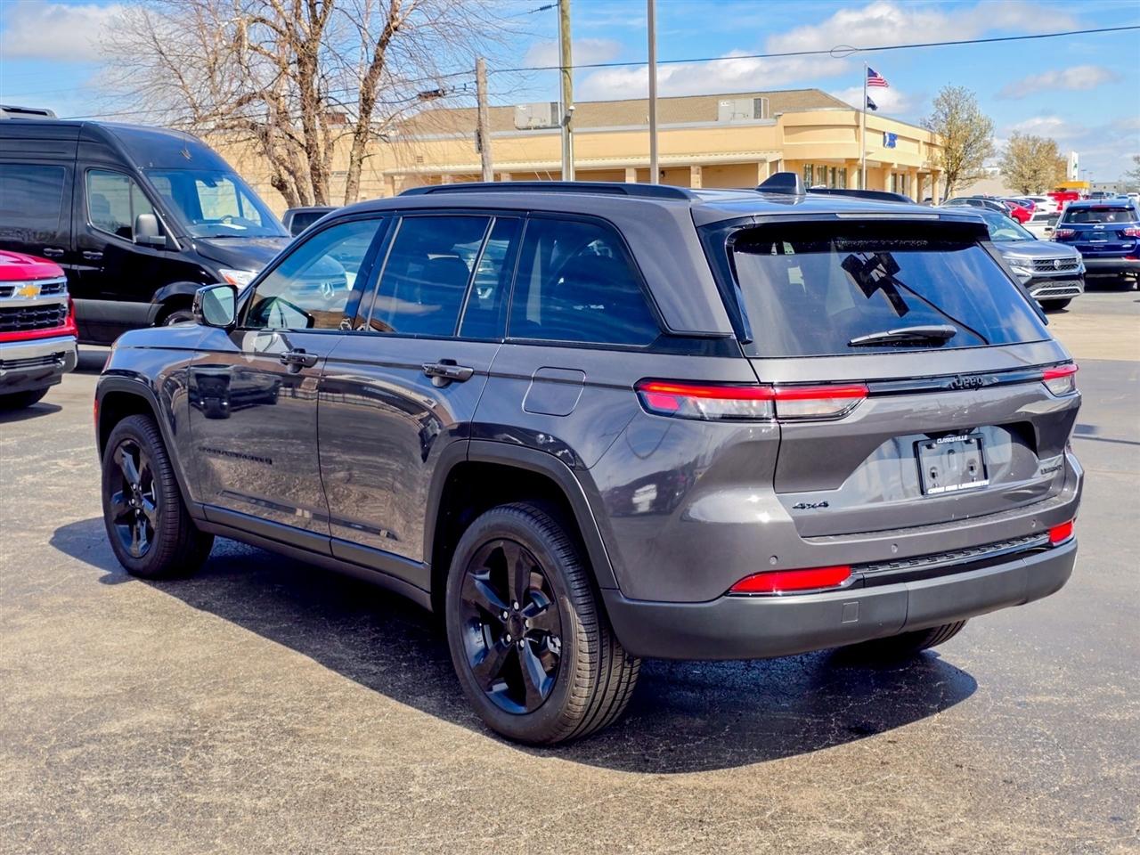 Jeep Grand Cherokee  2024
