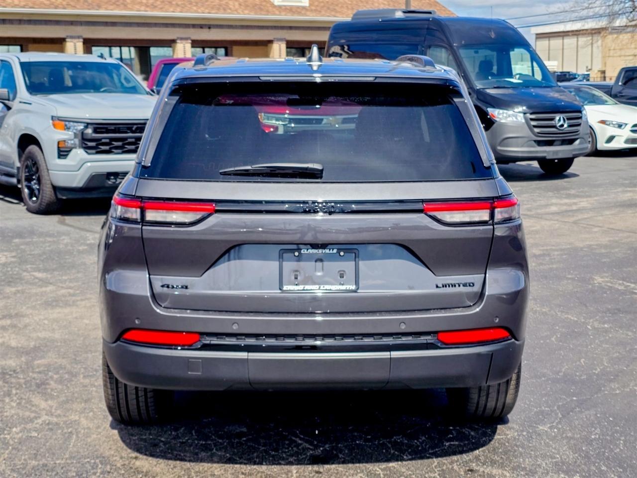 Jeep Grand Cherokee  2024