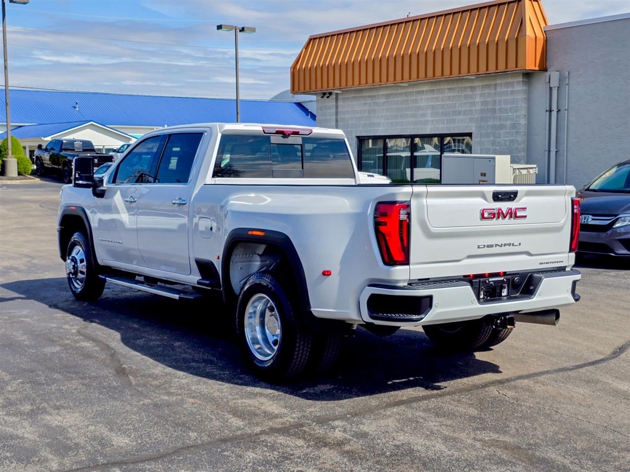 GMC Sierra 3500HD  2024