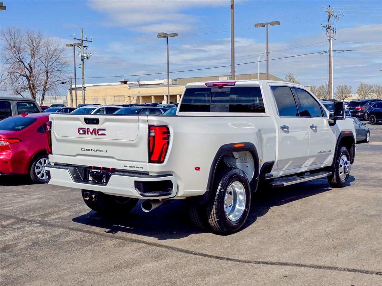 GMC Sierra 3500HD  2024