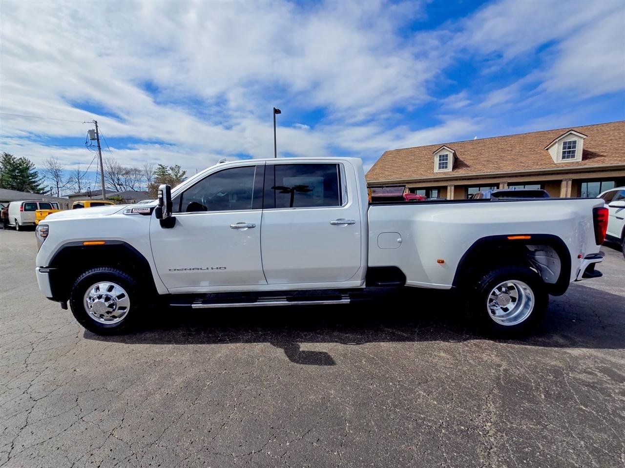 GMC Sierra 3500HD  2024