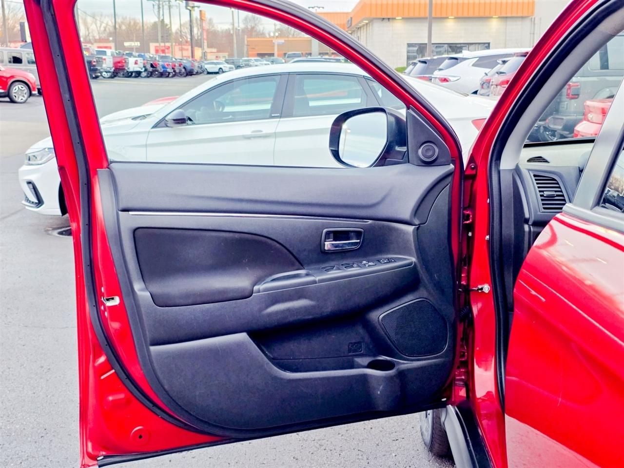 Mitsubishi Outlander Sport  2019