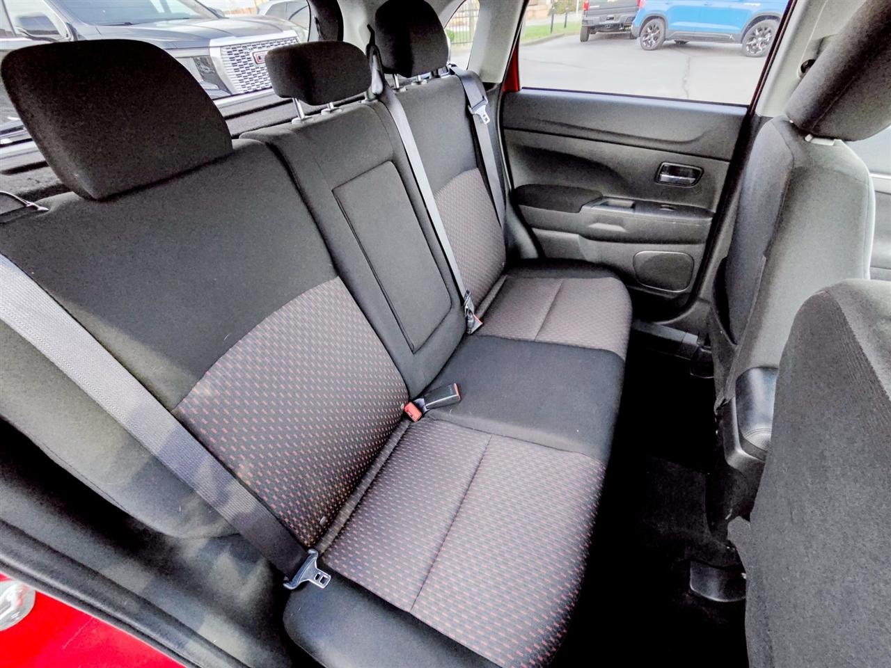 Mitsubishi Outlander Sport  2019