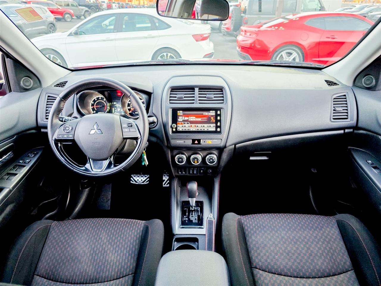 Mitsubishi Outlander Sport  2019