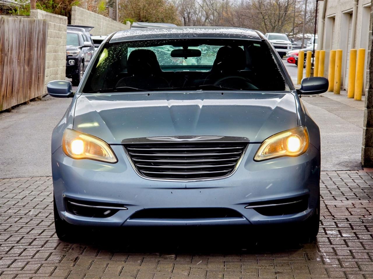 Chrysler 200  2013