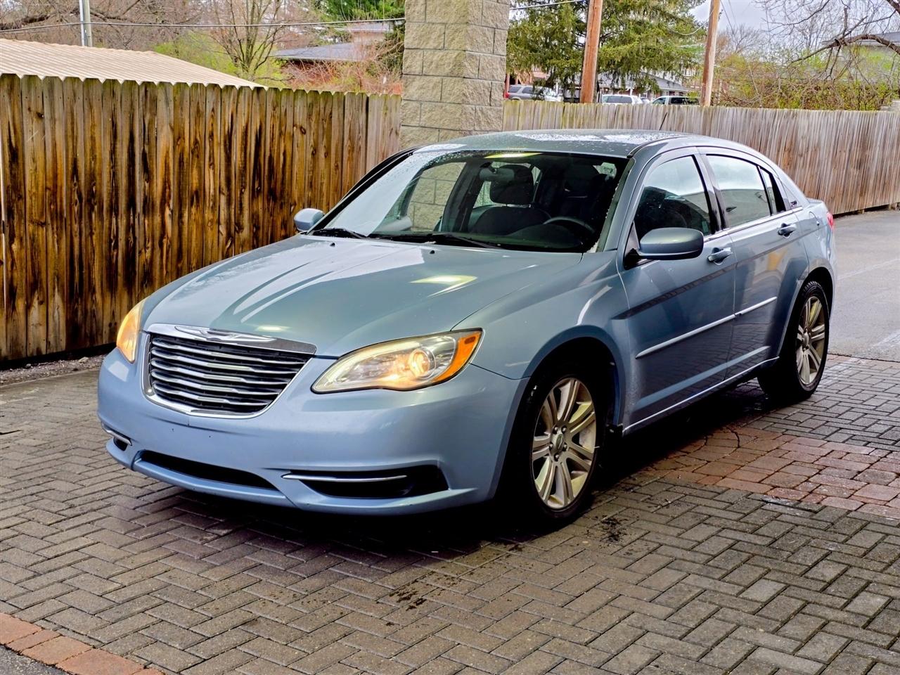 Chrysler 200  2013
