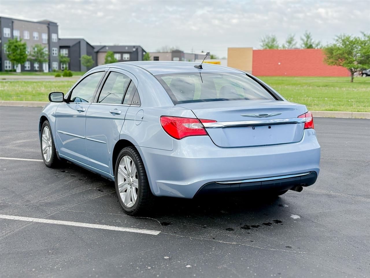 Chrysler 200  2013