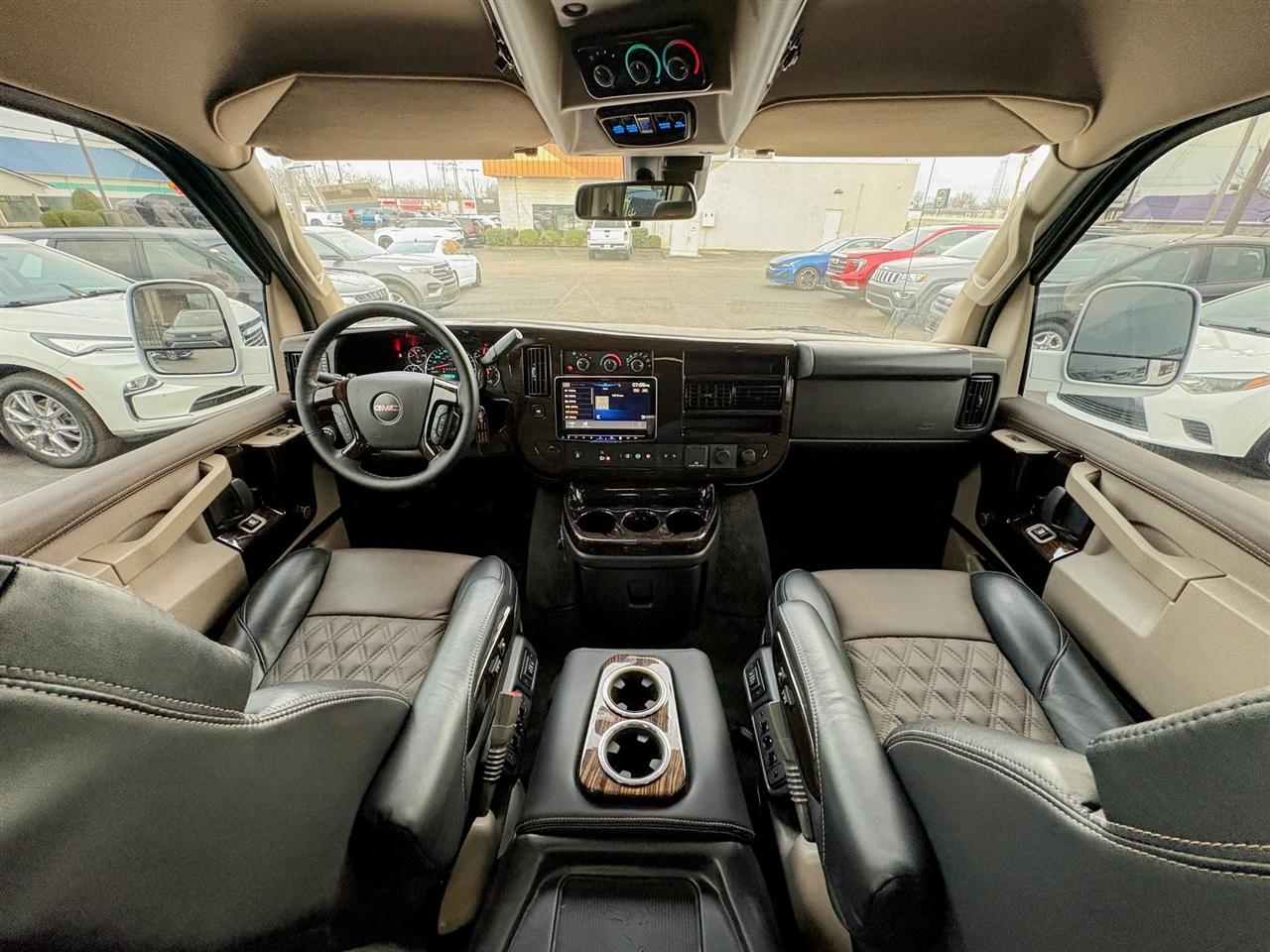 GMC Savana Cargo Van  2025