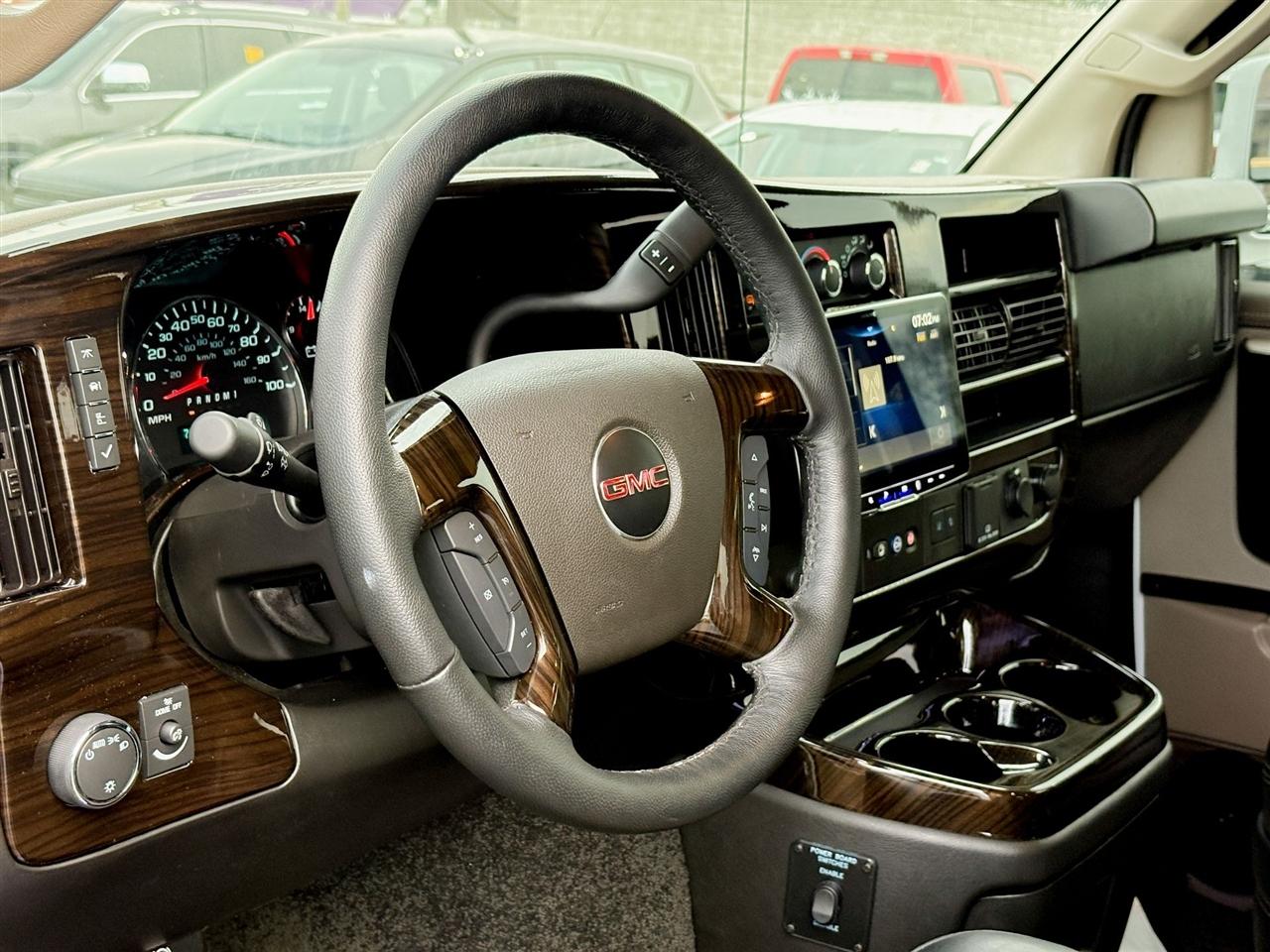 GMC Savana Cargo Van  2025