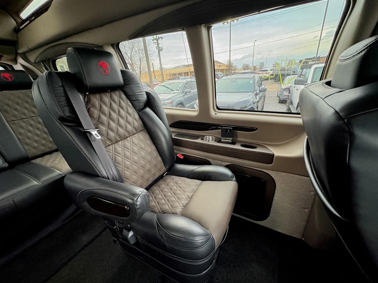 GMC Savana Cargo Van  2025