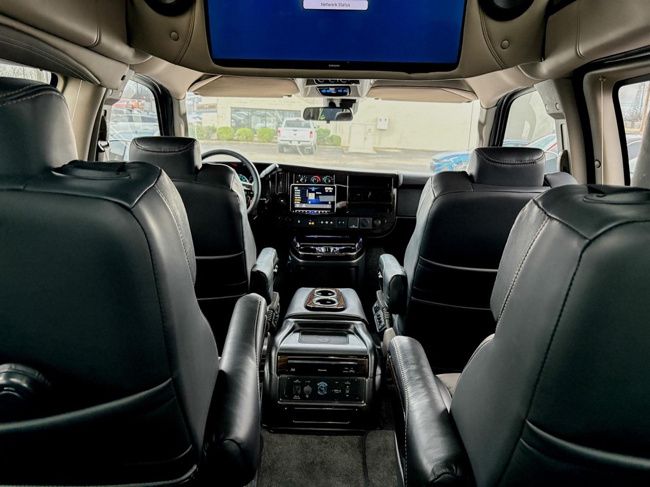 GMC Savana Cargo Van  2025