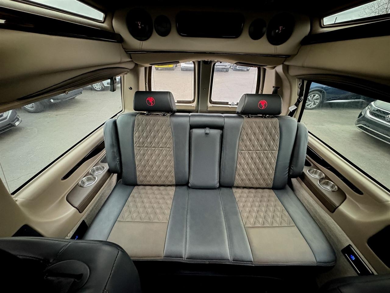 GMC Savana Cargo Van  2025