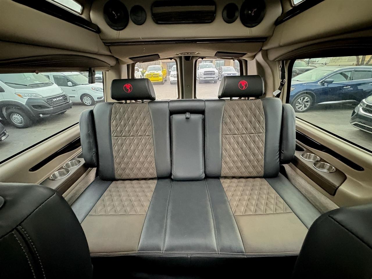 GMC Savana Cargo Van  2025