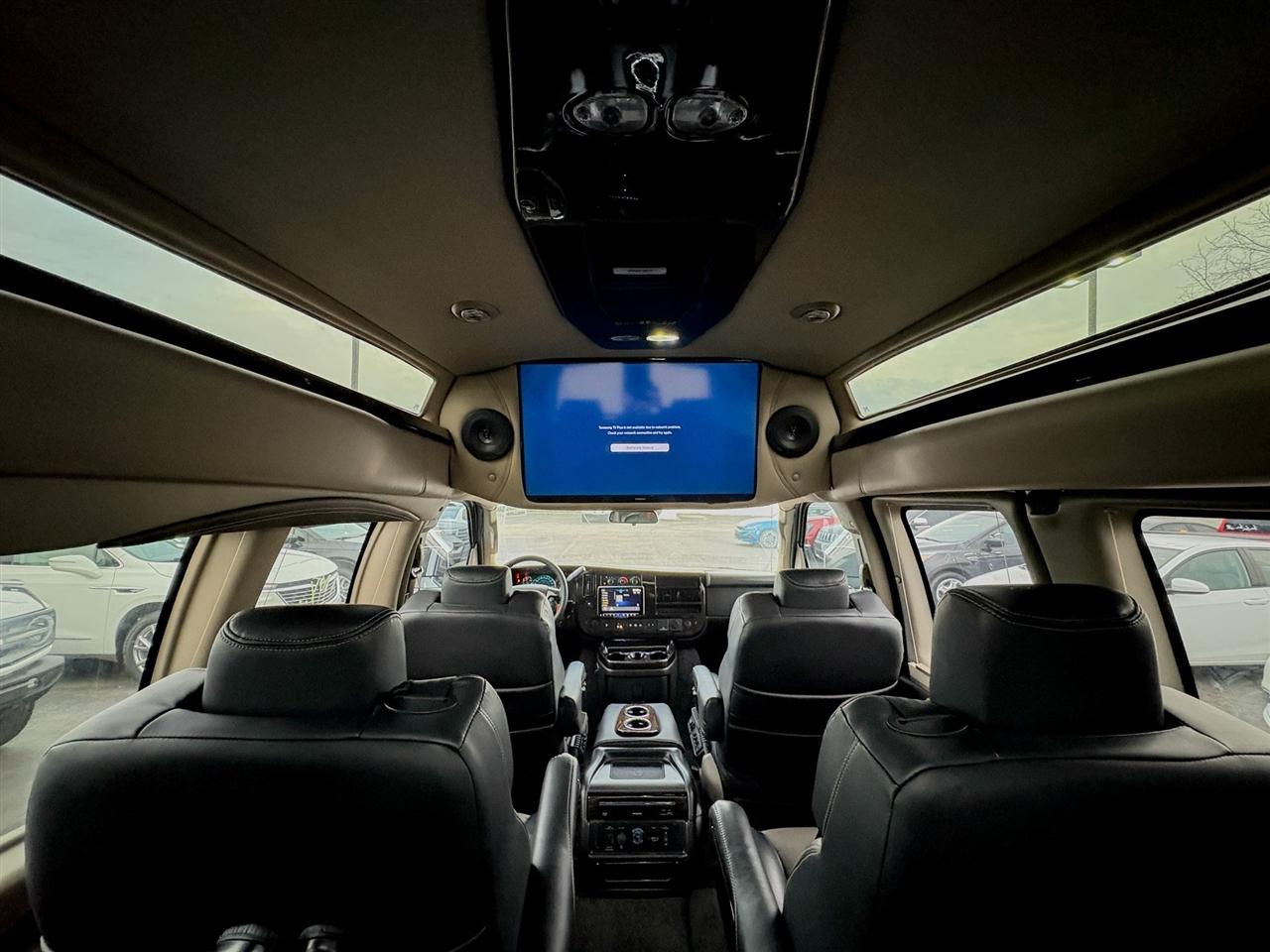 GMC Savana Cargo Van  2025