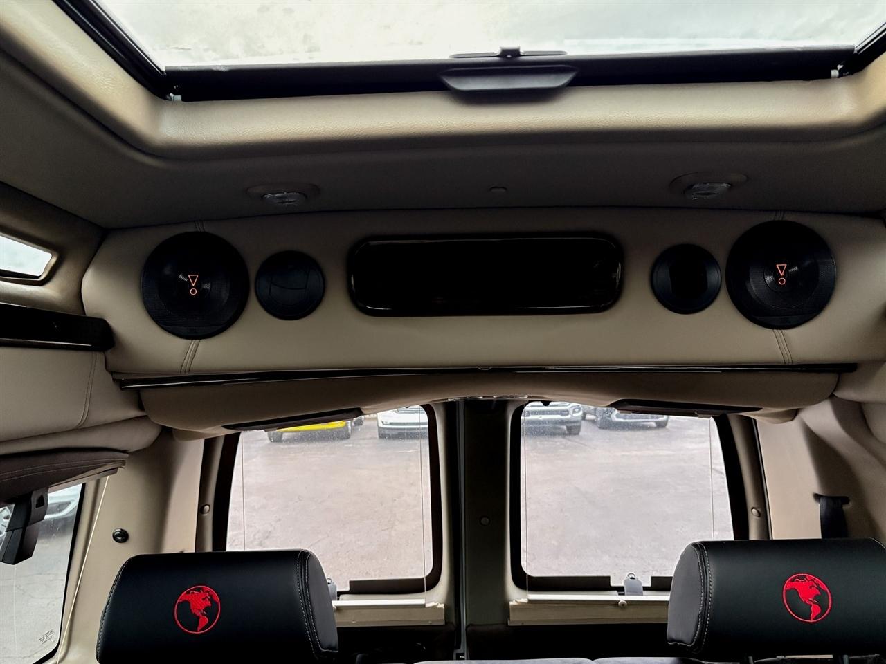 GMC Savana Cargo Van  2025