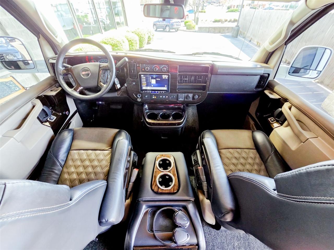 GMC Savana Cargo Van  2025