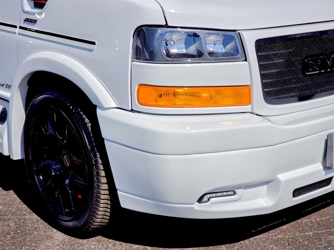 GMC Savana Cargo Van  2025