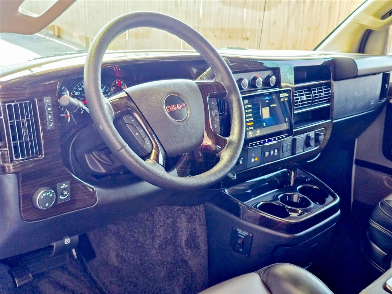 GMC Savana Cargo Van  2025