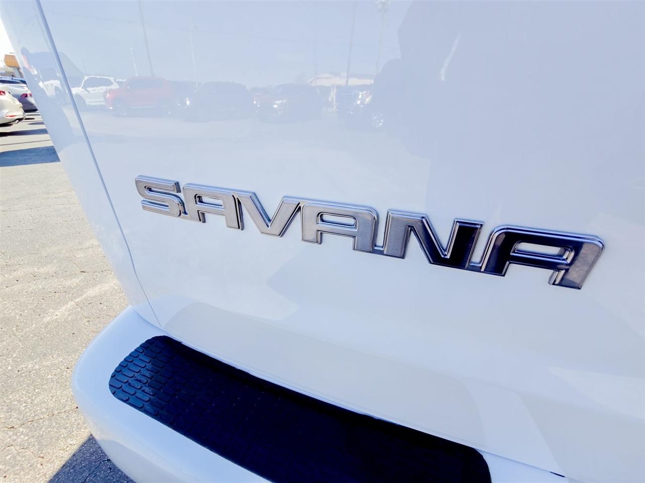 GMC Savana Cargo Van  2025