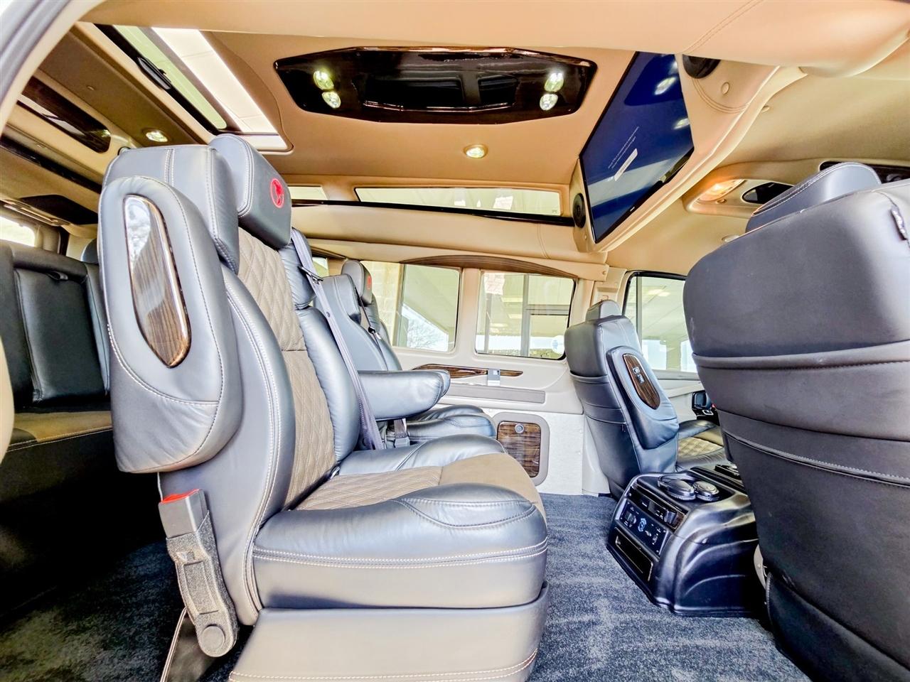 GMC Savana Cargo Van  2025