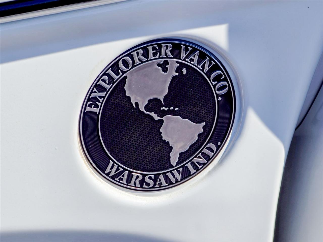 GMC Savana Cargo Van  2025