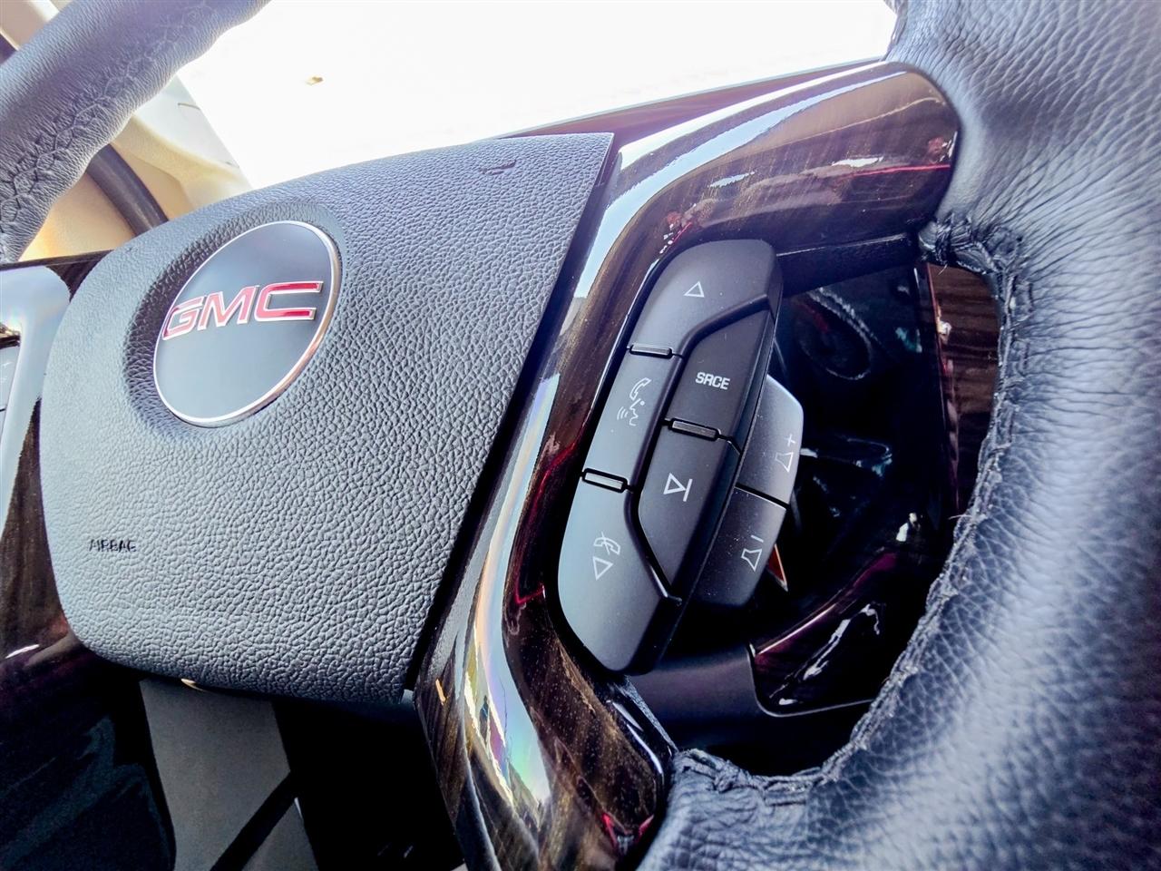 GMC Savana Cargo Van  2025